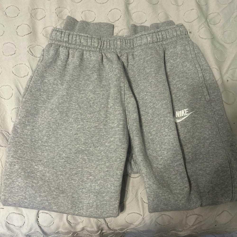 Nike Gray Athletic Shorts Elastic Waistband Cotton Blend